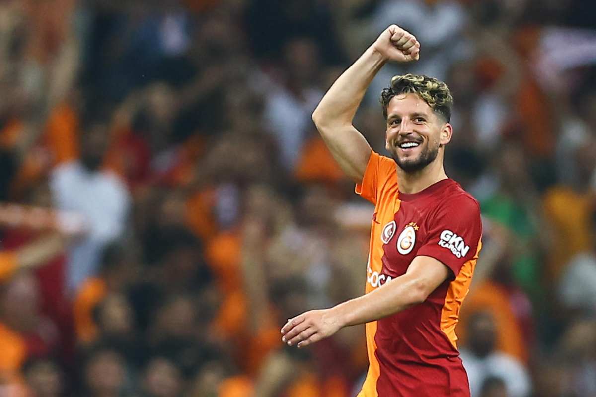 Mertens ha annunciato la sua permanenza al Galatasaray